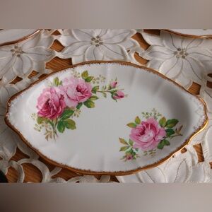 Royal Albert "American Beauty" 8.5 in Oval Serving Tray Bone China England Dish